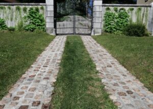 Reclaimed sandstone Fontainebleau cobblestone