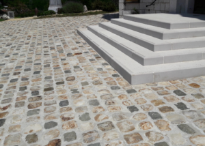Reclaimed Fontainebleau sandstone beige coloured cobblestones