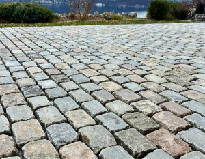 Reclaimed granite parisian cobblestones