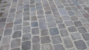 Paris sawn reclaimed pavers