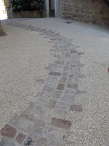 Paris reclaimed setts gutter