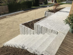 Terrasse et escaliers en granit