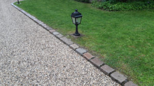Bordure pavée en granit de Paris