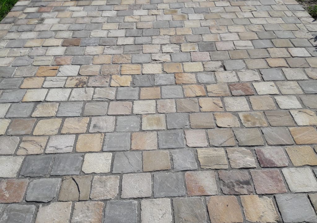 Driveway_sandstone_cobbles