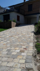 Driveway_sandstone_cobbles