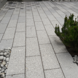 Dalles en granit finition flammée