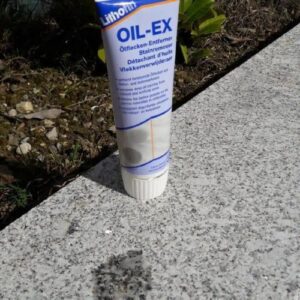 Enlever une tâche d'huile en 3 étapes