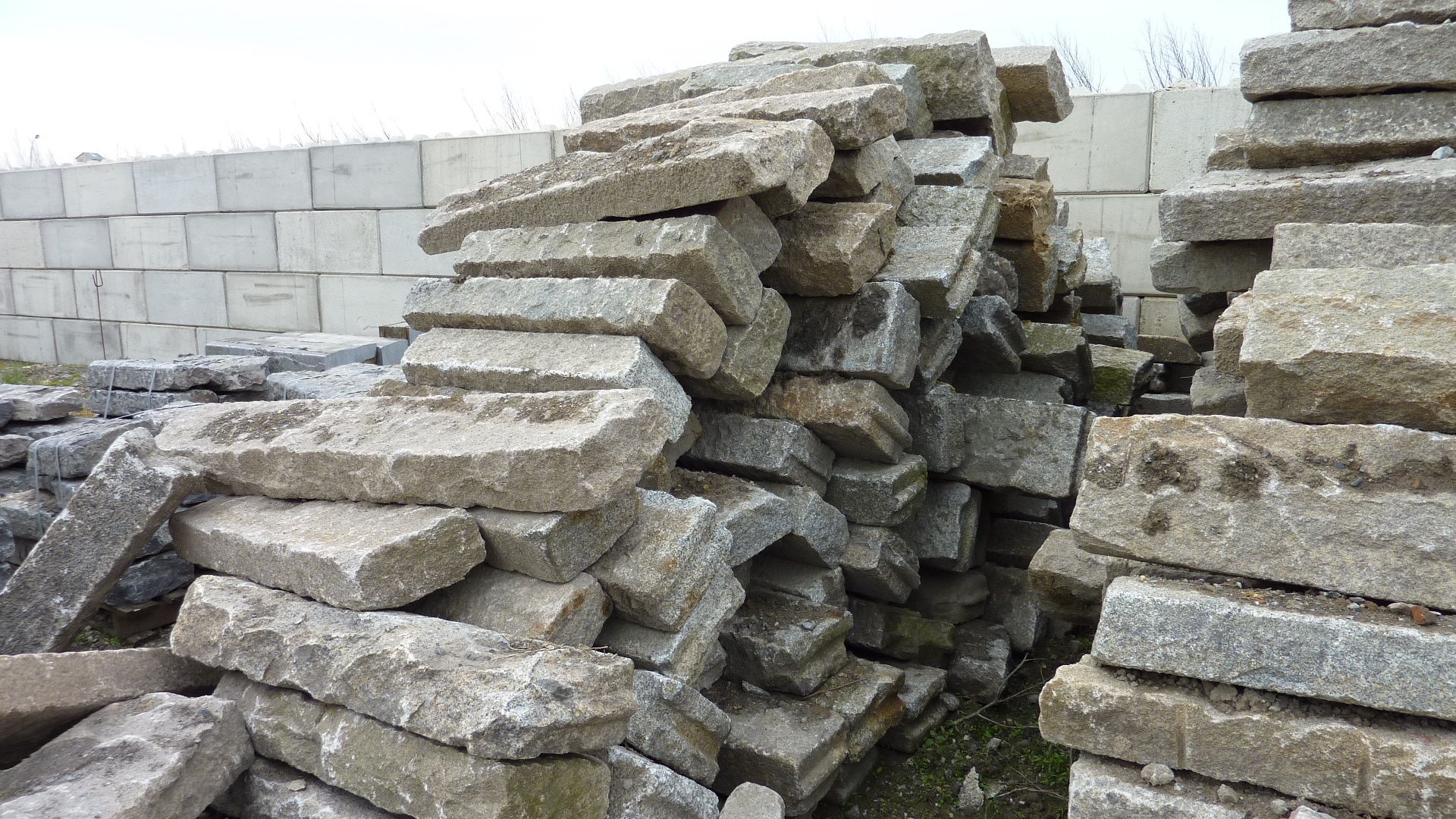 Large granite and sandstone kurbstones