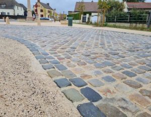 Place de la mairie - Izeure (21)